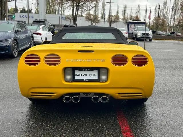 2004 Chevrolet Corvette Base