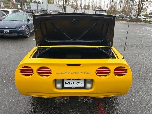 2004 Chevrolet Corvette Base