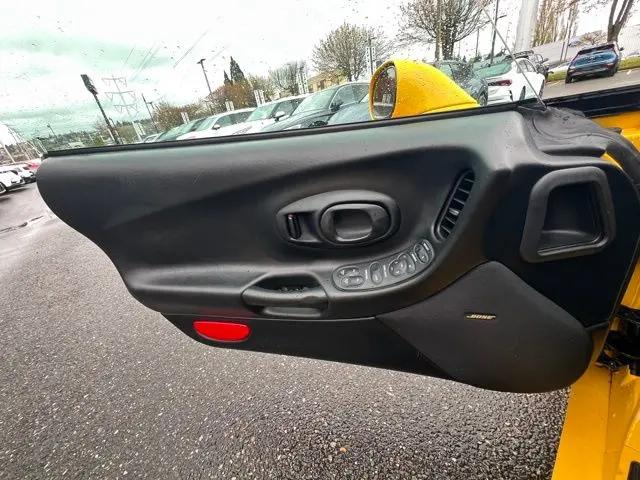 2004 Chevrolet Corvette Base