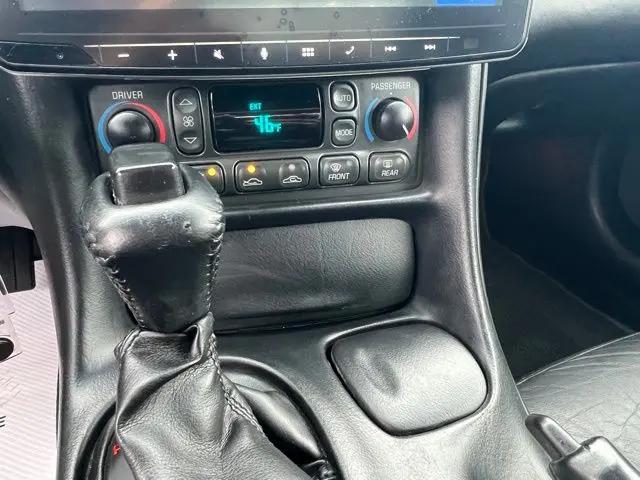 2004 Chevrolet Corvette Base