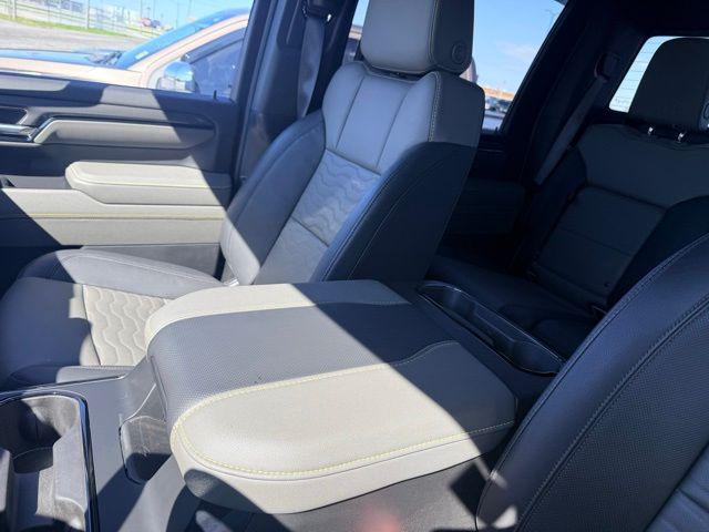 2025 Chevrolet Silverado 2500HD 4WD Crew Cab Standard Bed ZR2