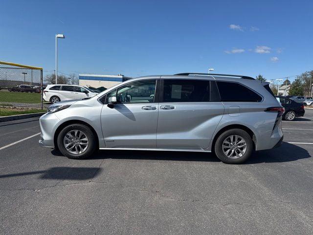 2021 Toyota Sienna XLE