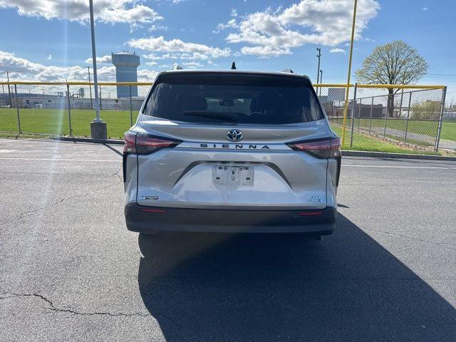 2021 Toyota Sienna XLE