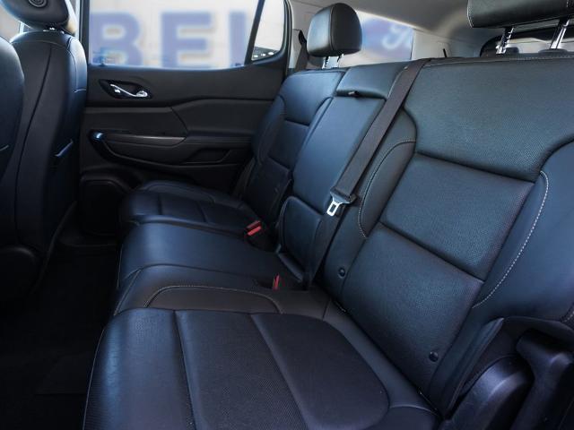 2023 GMC Acadia FWD SLT
