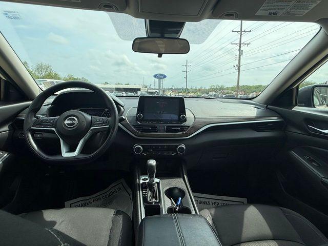 2025 Nissan Altima SV FWD