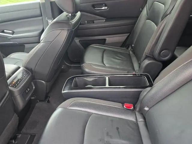 2022 Nissan Pathfinder SL 4WD