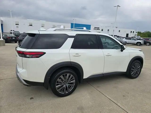 2022 Nissan Pathfinder SL 4WD