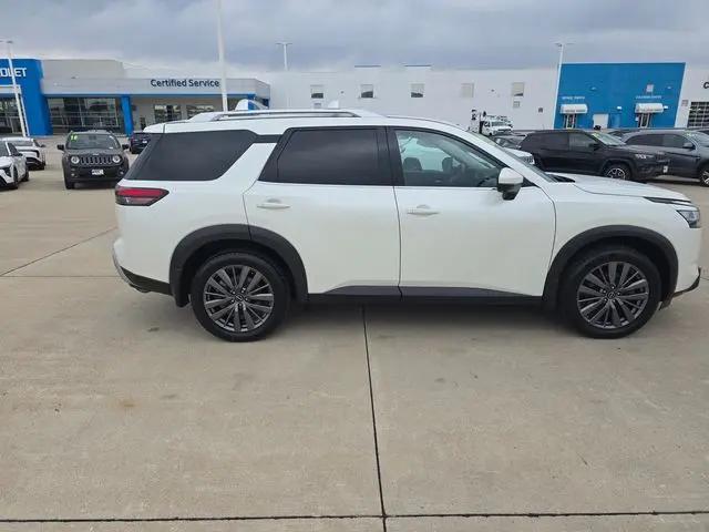 2022 Nissan Pathfinder SL 4WD
