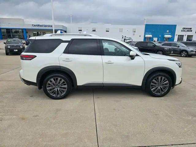 2022 Nissan Pathfinder SL 4WD