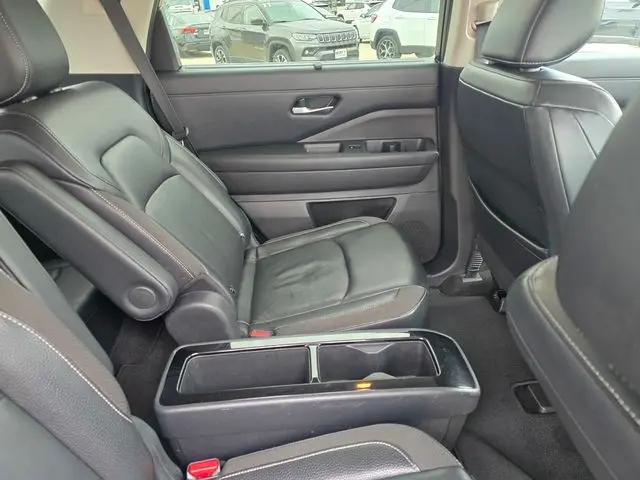 2022 Nissan Pathfinder SL 4WD