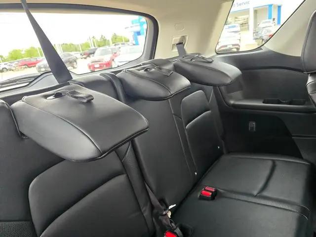 2022 Nissan Pathfinder SL 4WD