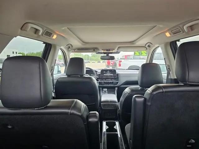 2022 Nissan Pathfinder SL 4WD