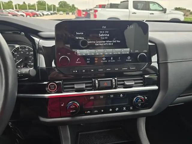 2022 Nissan Pathfinder SL 4WD