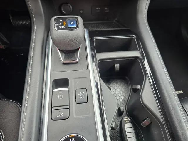 2022 Nissan Pathfinder SL 4WD
