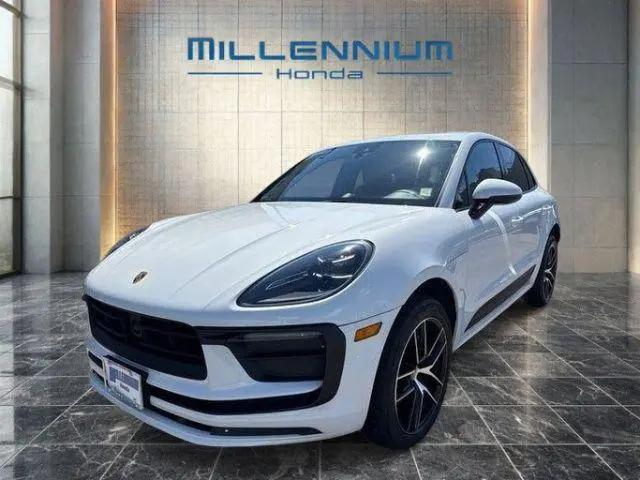 2023 Porsche Macan T for sale in Hempstead, NY