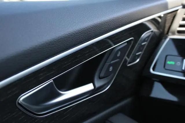 2026 Audi Q8 Premium Plus 55 TFSI quattro Tiptronic