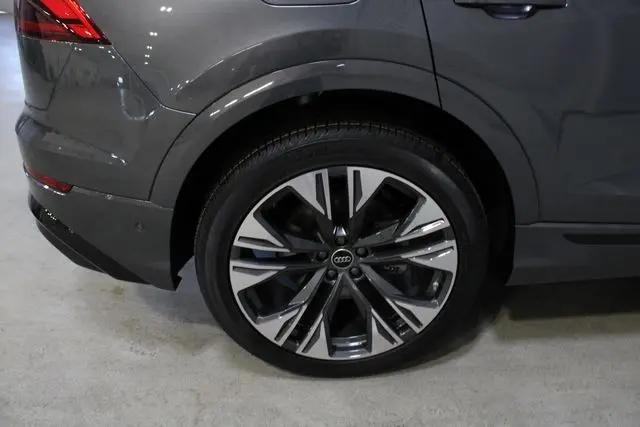 2026 Audi Q8 Premium Plus 55 TFSI quattro Tiptronic