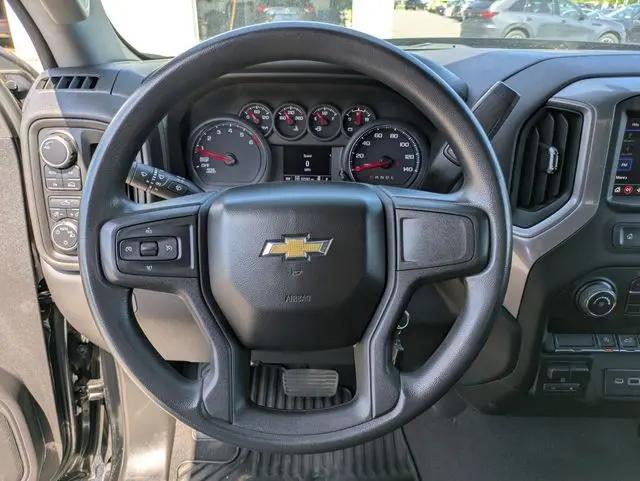 2022 Chevrolet Silverado 1500 4WD Crew Cab Short Bed Custom