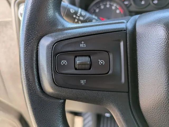 2022 Chevrolet Silverado 1500 4WD Crew Cab Short Bed Custom