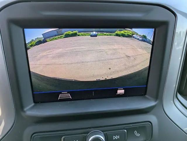 2022 Chevrolet Silverado 1500 4WD Crew Cab Short Bed Custom