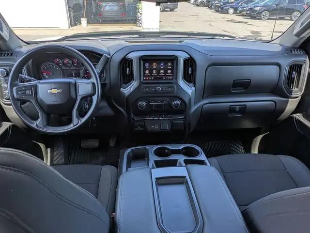 2022 Chevrolet Silverado 1500 4WD Crew Cab Short Bed Custom