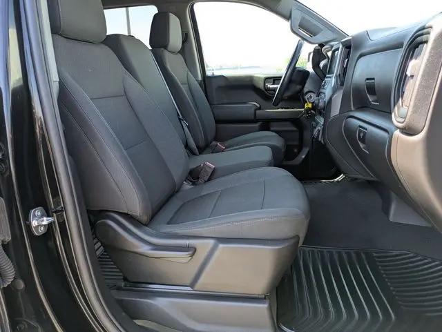 2022 Chevrolet Silverado 1500 4WD Crew Cab Short Bed Custom