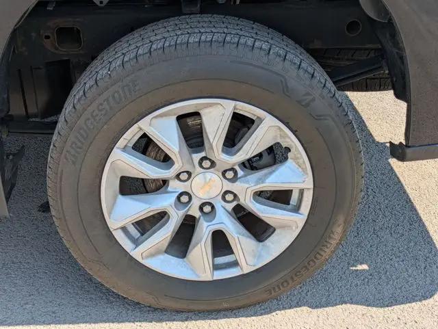2022 Chevrolet Silverado 1500 4WD Crew Cab Short Bed Custom