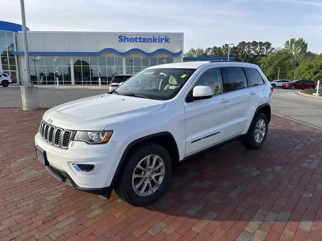 2022 Jeep Grand Cherokee Laredo E 4x2