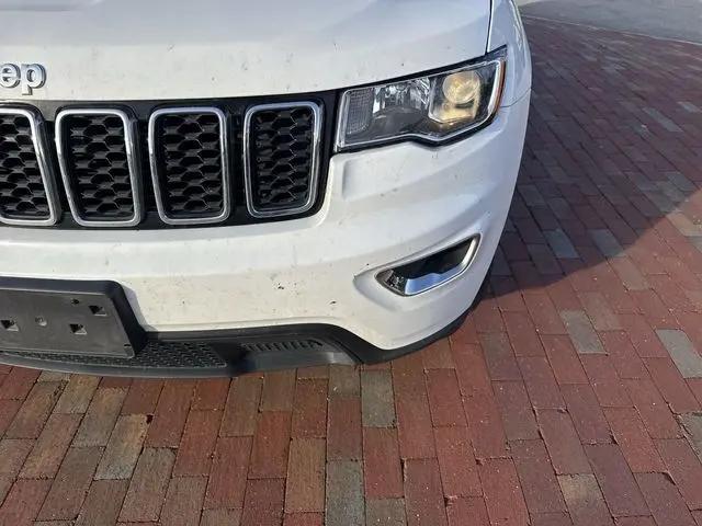 2022 Jeep Grand Cherokee Laredo E 4x2