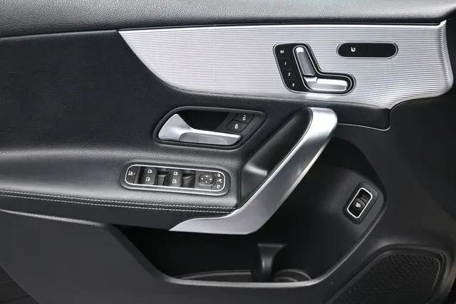 2020 Mercedes-Benz A 220 A 220