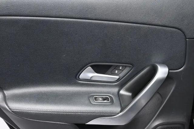 2020 Mercedes-Benz A 220 A 220