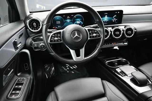 2020 Mercedes-Benz A 220 A 220