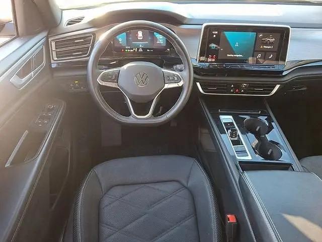 2024 Volkswagen Atlas Cross Sport 2.0T SE w/Technology
