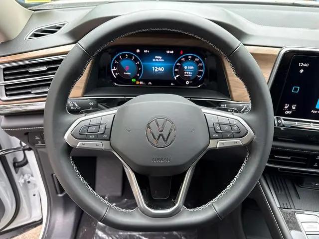2026 Volkswagen Atlas SE with Technology
