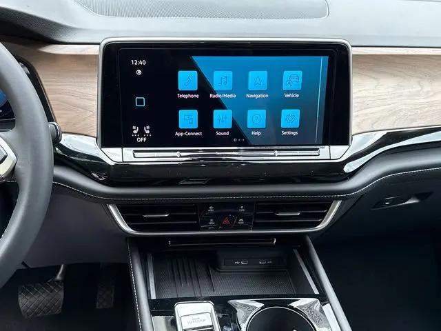 2026 Volkswagen Atlas SE with Technology