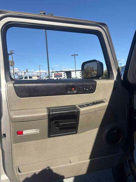 2005 HUMMER H2 Base