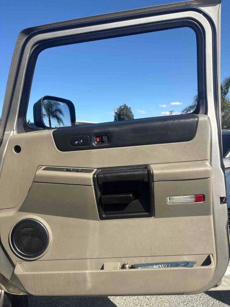 2005 HUMMER H2 Base