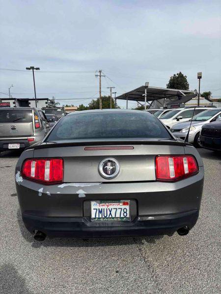 2011 Ford Mustang V6
