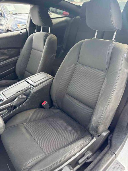 2011 Ford Mustang V6
