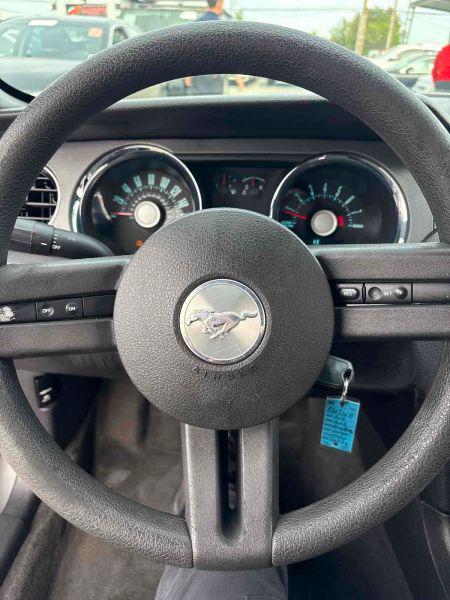 2011 Ford Mustang V6
