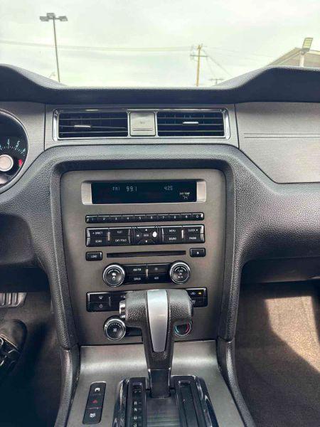 2011 Ford Mustang V6