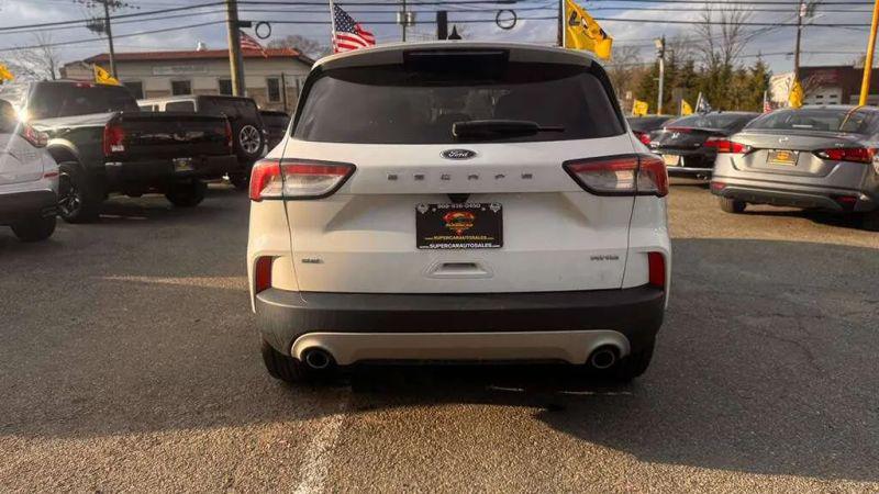 2022 Ford Escape SE