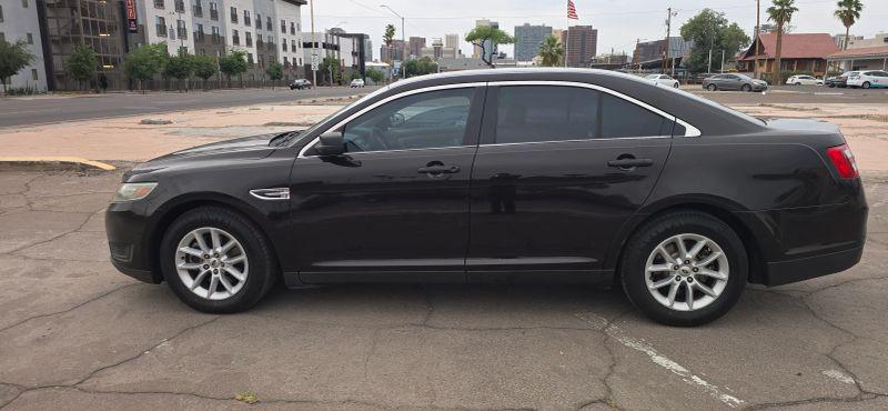 2014 Ford Taurus SE