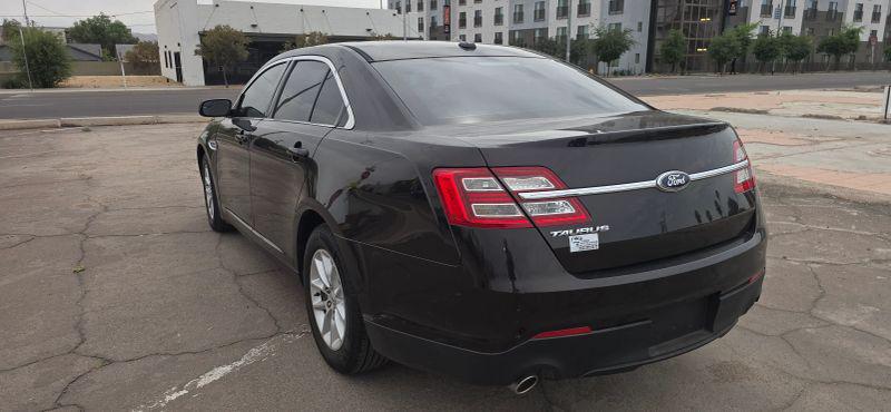 2014 Ford Taurus SE