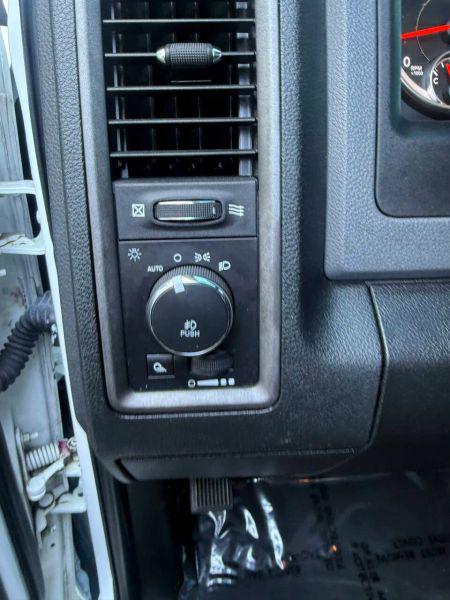 2017 Ram 1500 Express Quad Cab 4x4 6'4" Box