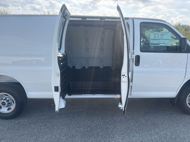 2026 GMC Savana Cargo 2500 Extended Wheelbase, Work Van, RWD