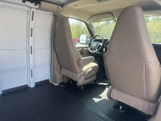 2026 GMC Savana Cargo 2500 Extended Wheelbase, Work Van, RWD