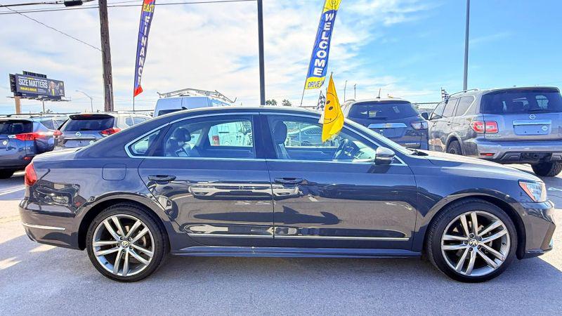 2017 Volkswagen Passat 1.8T R-Line