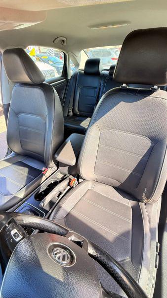 2017 Volkswagen Passat 1.8T R-Line