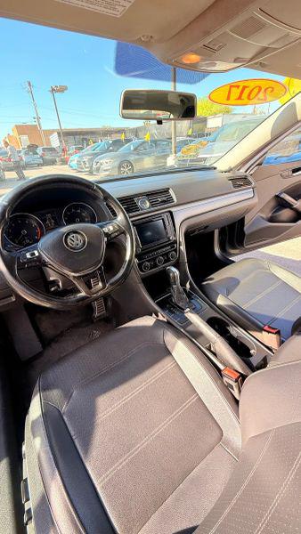 2017 Volkswagen Passat 1.8T R-Line